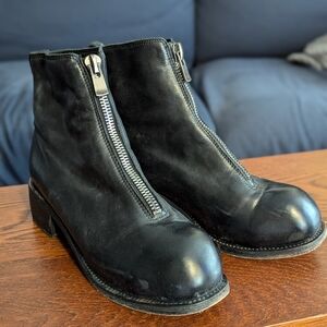 Boots zip front gudi